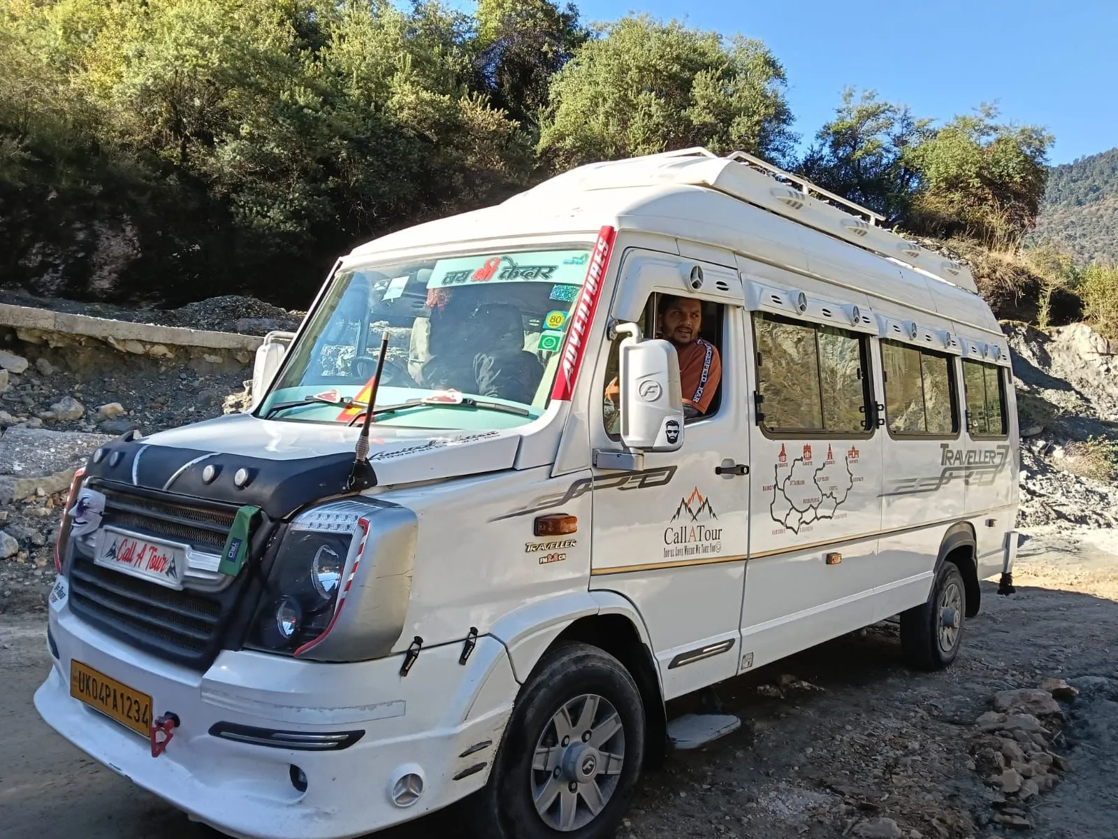 tempo traveller rental service haldwani
